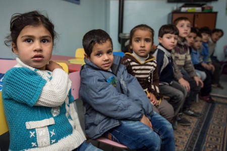 A túlélés iskolája Libanonban: osztályok, közösségek segítségét várjuk!