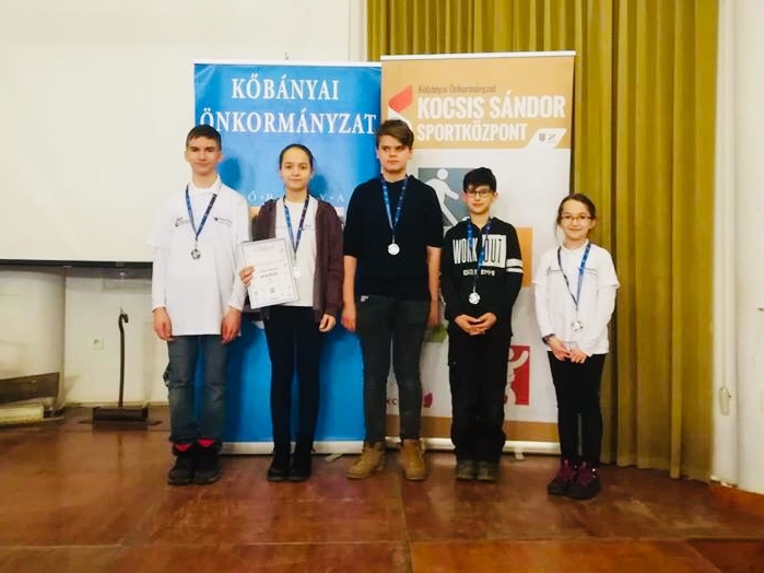 Pannonhalmi: éremeső a Diákolimpia sakkversenyén